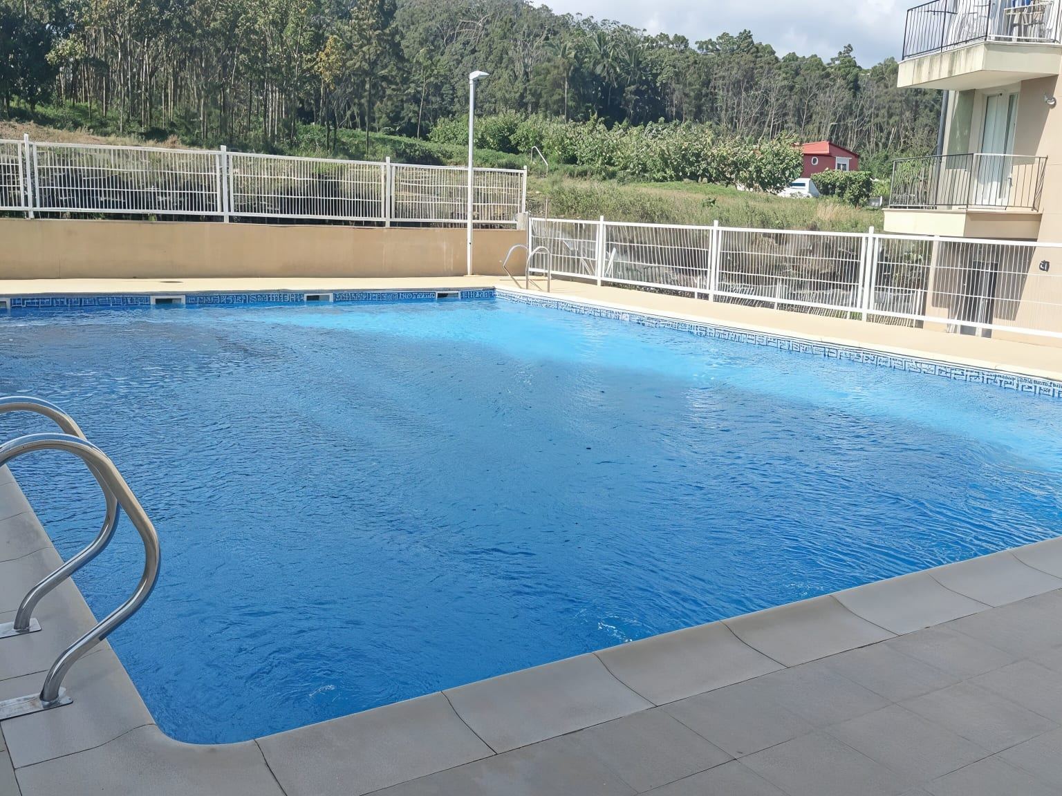 Apartamento de Nova MSuites Catedrales con luz natural y ambiente cálido