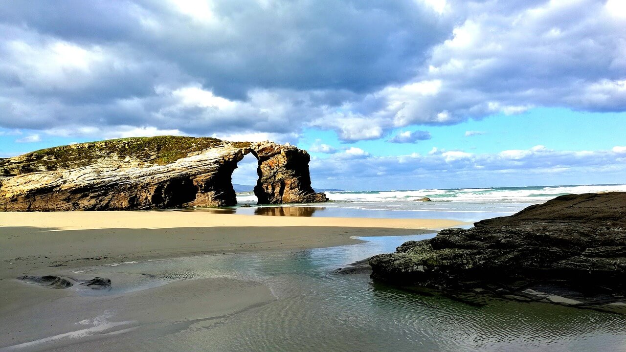 La playa de Las Catedrales un lugar único Las Catedrales