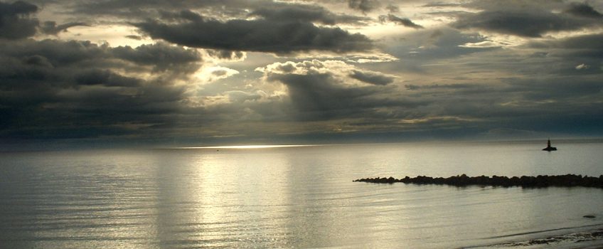 Playa de Areoura al amanecer