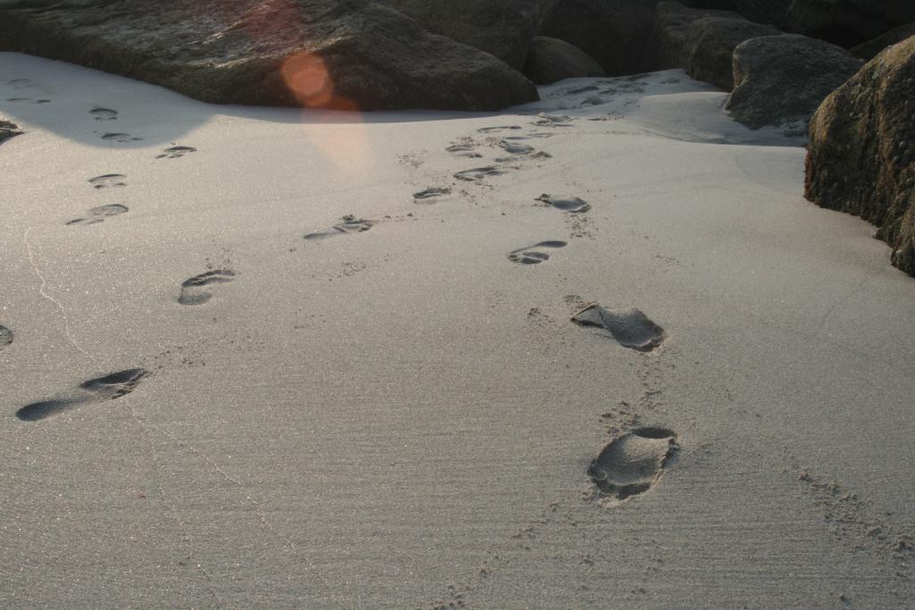 Pisadas en playa de Areoura