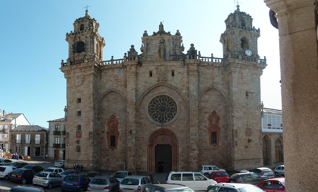 Fachada de la catedral de Mondoñedo